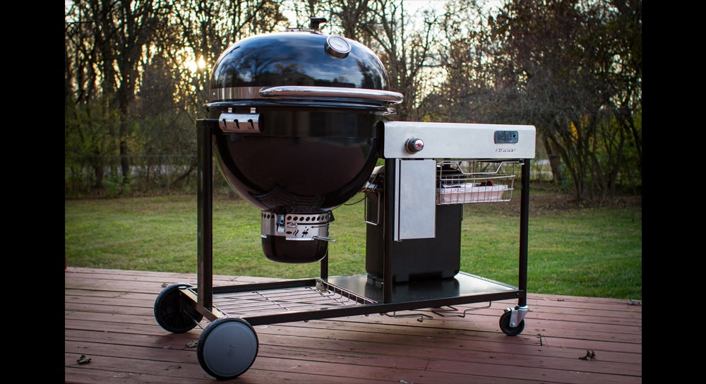 57052B19Cd0Ba Summit Charcoal Grill Center 4 1000X544