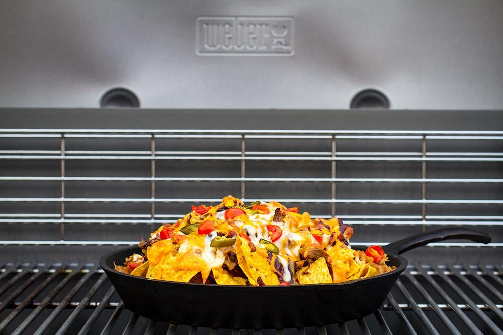 58C7F62F28Ee0 Pulled Pork Cast Iron Nachos On Genesis Ii Lx 2 1000