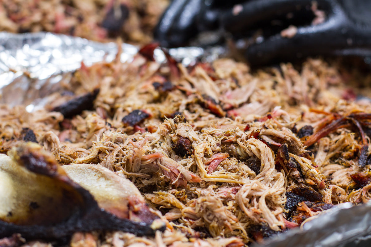 Pulled pork - Tailgating 101 - Weber Grills