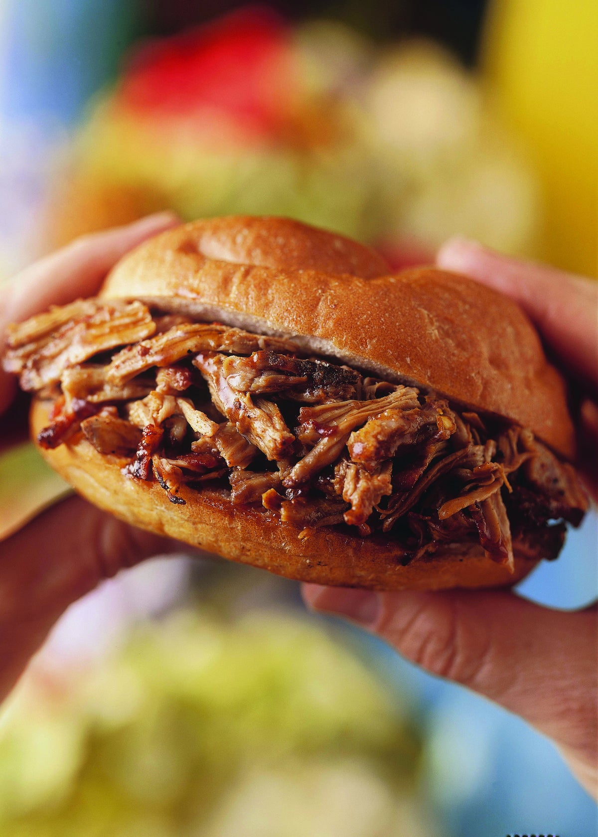 Pulled Pork Barbecue Sandwiches with Hot Pepper Vinegar – Tailgating 101 – Weber Grills