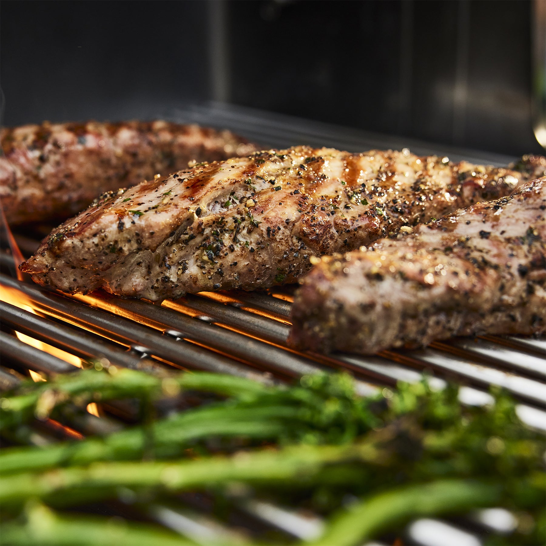 Spirit® SP-435 Gas Grill (Liquid Propane)