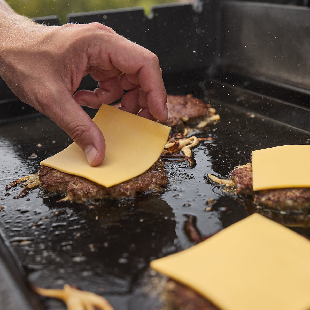 Spirit® S-425 Gas Grill (Natural Gas)