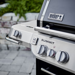 Weber Summit FS38 E gas grill Snap-Jet ignition lets you light individual burners with one hand for quick, easy startup.