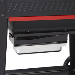 Removable grease tray makes grease disposal and cleanup easy.
