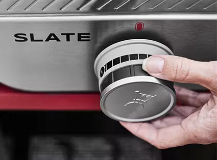 Precision control knob lets you increase and decrease heat levels smoothly and gradually, so you can explore a wider range of cooking temperatures.