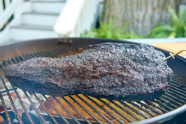 You can rest assured that the Performer Premium Smart Charcoal Grill is keeping the temperature right where you want it. 