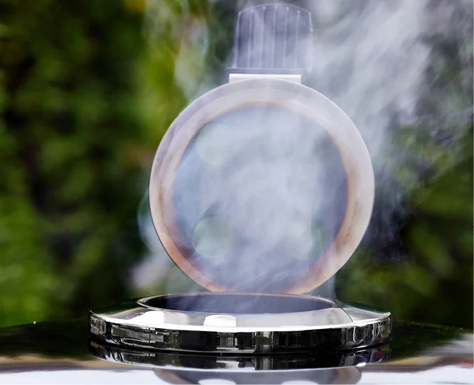 The Rapidfire lid damper provides ultimate temperature control. The hinged design allows it to fully open, maximizing the air flow through the grill. This feature creates a chimney effect, quickly increasing temperatures to get you grilling. 