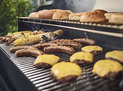 DirectFlame™ cooking creates flavorful searing, browning, and crisping. With no large sheet diffuser blocking the flame, food looks as good as it tastes with deep sear marks, golden browning, and crispy bark.